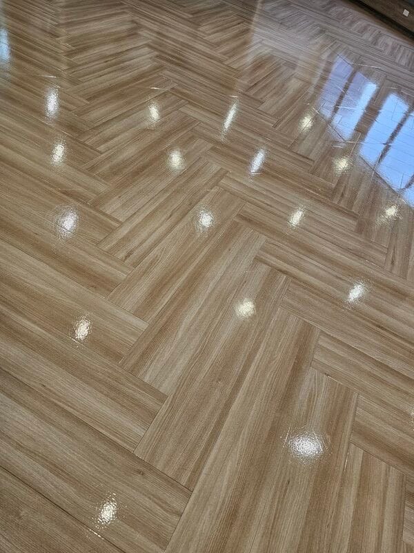 ลงแว็กซ์ เคลือบเงาพื้น